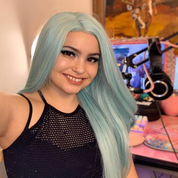 Meet your Posher, Sarah - Picture 1 of 1